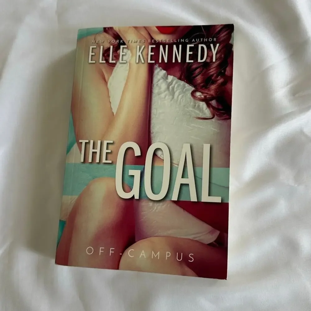 The Goal Elle Kennedy Bloom Books Paperback Off Campus #4 Hockey Romance